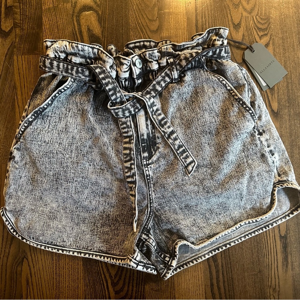 NWT Women’s ALL SAINTS Dale Shorts Snow Black Size 32